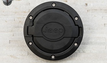 накладка на люк паливного бака Jeep Wrangler JK фото