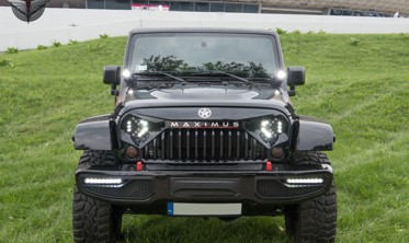 Тюнинговая решетка радиатора Gladiator Jeep Wrangler JK фото