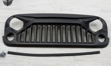 Тюнинговая решетка радиатора Gladiator Jeep Wrangler JK фото