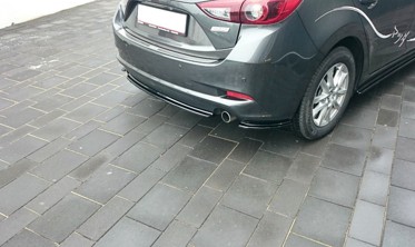 Центральний дифузор заднього бампера Mazda 3 BN Mk3 фото