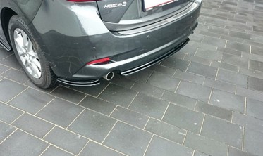 Центральний дифузор заднього бампера Mazda 3 BN Mk3 фото