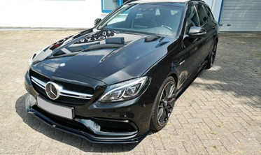 Передній дифузор бампера Mercedes C-Class S205 63 AMG Estate вар. 1 фото