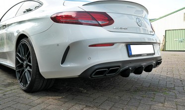 Центральний дифузор заднього бампера Mercedes C-class C205 63AMG Coupe фото