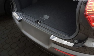 Защитная накладка с загибом на край бампера Volvo XC40 матовая фото