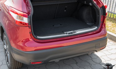 защитная накладка порога багажника Nissan Qashqai фото