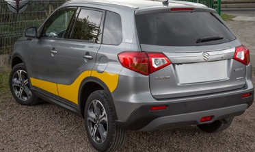хром накладка на кришку багажника Suzuki Vitara II з вирізом для значка фото