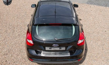 захисна накладка заднього бампера Ford Focus III Hatchback / Sedan фото
