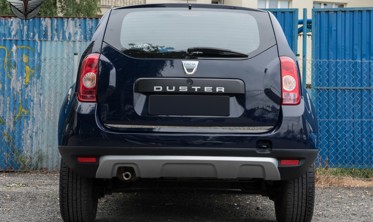 хром накладка на кришку багажника Dacia Duster нижня фото
