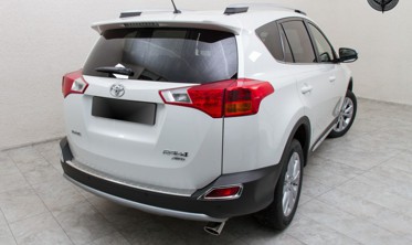 защитная накладка заднего бампера Toyota RAV4 (полированная) фото