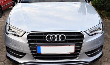 Накладка переднього бампера Audi A3 8V з 3-х частин фото
