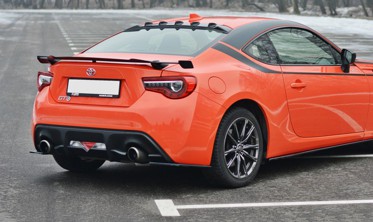 Бічні накладки на задній бампер Toyota GT86 рестайл фото