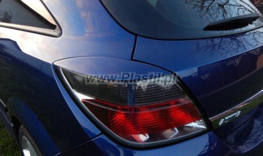 накладки на задні ліхтарі Opel Astra H GTC фото