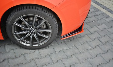 Боковые диффузоры заднего бампера с красной полосой Toyota GT86 верс.2 фото