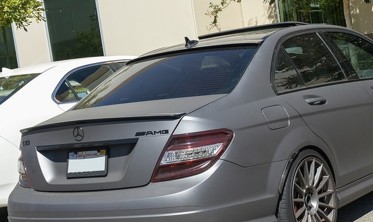 спойлер на стекло (бленда) Mercedes W204 седан фото