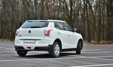 Накладка тюнінгова для заднього бампера Ssangyong Tivoli фото