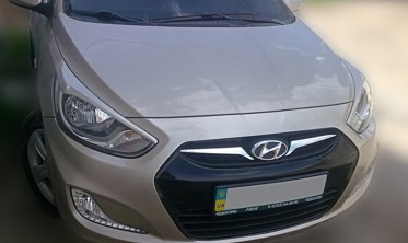 Накладки на фари Hyundai Accent фото