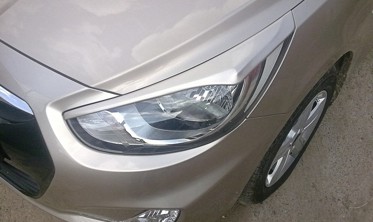 Накладки на фари Hyundai Accent фото