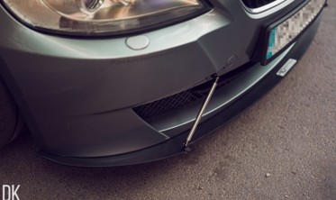 Тюнинговый диффузор RACING переднего бампера BMW Z4 Coupe E86 фото