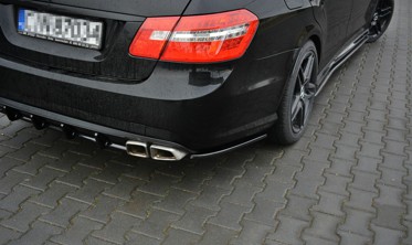 Боковые накладки на задний бампер Mercedes E63 AMG W212 фото