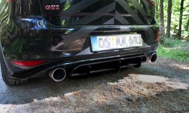 Центральний дифузор заднього бампера VW Golf VII GTI Clubsport фото
