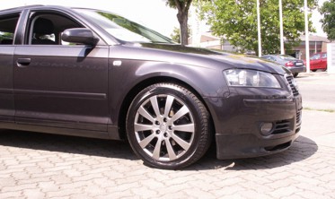 Накладка переднього бампера Audi A3 8P варіант 2 фото