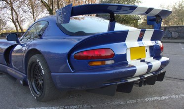 Центральний диффузор заднего бампера Dodge Viper GTS фото