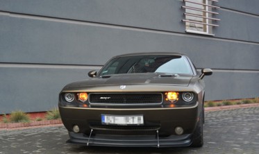 Hybrid дифузор переднього бампера Dodge Challenger MK3 SRT8 дорестайл фото