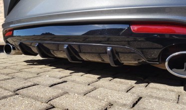 Центральний диффузор заднего бампера Volkswagen Scirocco MK3 R версия рестайл фото