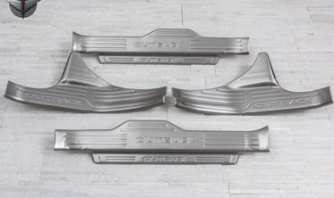защитные накладки на пороги Subaru Outback фото