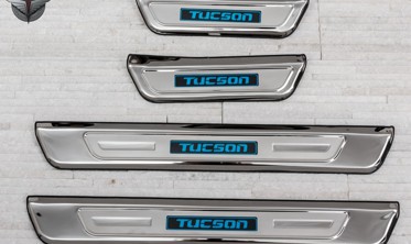 накладки на пороги с LED подсветкой HYUNDAI TUCSON фото