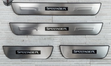 захисні накладки на пороги з LED підсвічуванням KIA Sportage фото