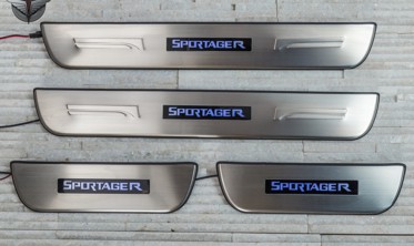 защитные накладки на пороги с LED подсветкой KIA Sportage фото