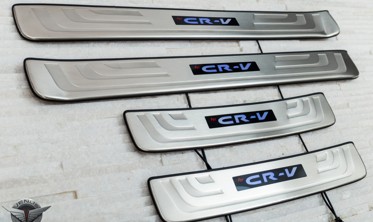 захисні накладки на пороги з LED підсвічуванням Honda CR-V фото