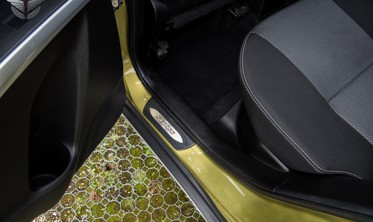 захисні накладки на пороги з написом SUZUKI SX4 S-CROSS фото