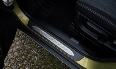захисні накладки на пороги з написом SUZUKI SX4 S-CROSS фото