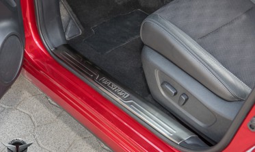 защитные накладки на пороги с надписью Nissan Qashqai фото