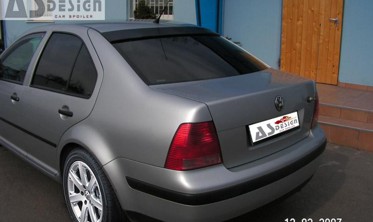 бленда на заднее стекло Volkswagen Bora  фото