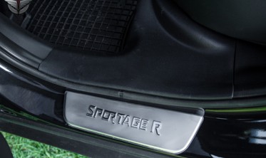 защитные накладки на пороги Kia Sportage R фото