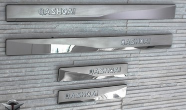 защитные накладки на пороги с LED подсветкой Nissan Qashqai фото
