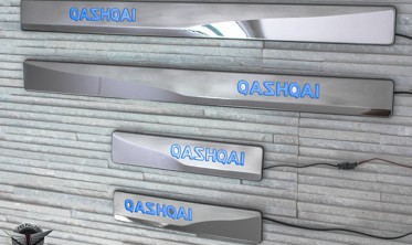 защитные накладки на пороги с LED подсветкой Nissan Qashqai фото