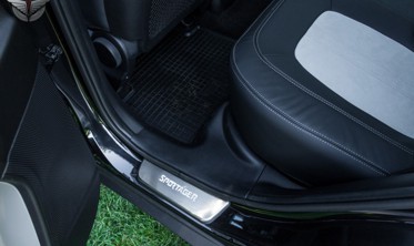 защитные накладки на пороги с LED подсветкой Kia Sportage фото