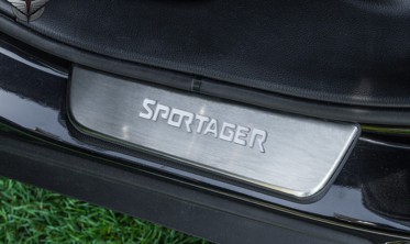 защитные накладки на пороги с LED подсветкой Kia Sportage фото