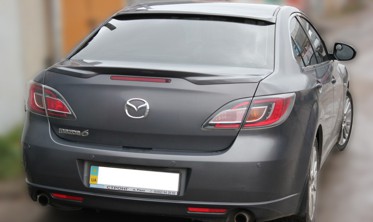 бленда (накладка) заднего стекла Mazda 6 МК2 фото
