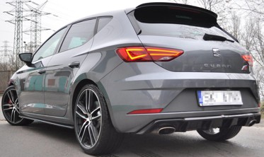 Центральний дифузор заднього бампера Seat Leon MK3 Cupra рестайл фото