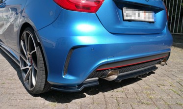 Центральний дифузор заднього бампера Mercedes W176 AMG-LINE з ребрами фото
