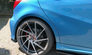 Боковые юбки заднего бампера Mercedes A Klasa W176 AMG-Line  фото
