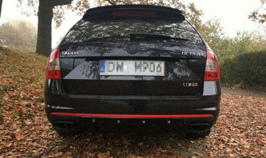 Накладка на спойлер Skoda Octavia 3 RS універсал фото