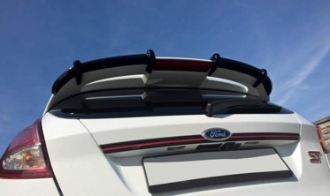 Накладка на спойлер Ford Fiesta mk7 FL ST версия фото