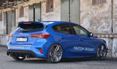 Центральний диффузор заднего бампера Ford Focus MK4 ST-LINE фото