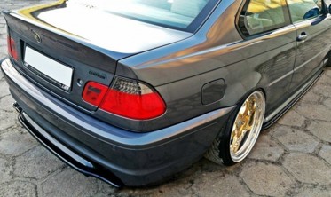 Центральная накладка заднего бампера BMW 3 E46 купе M-pack фото